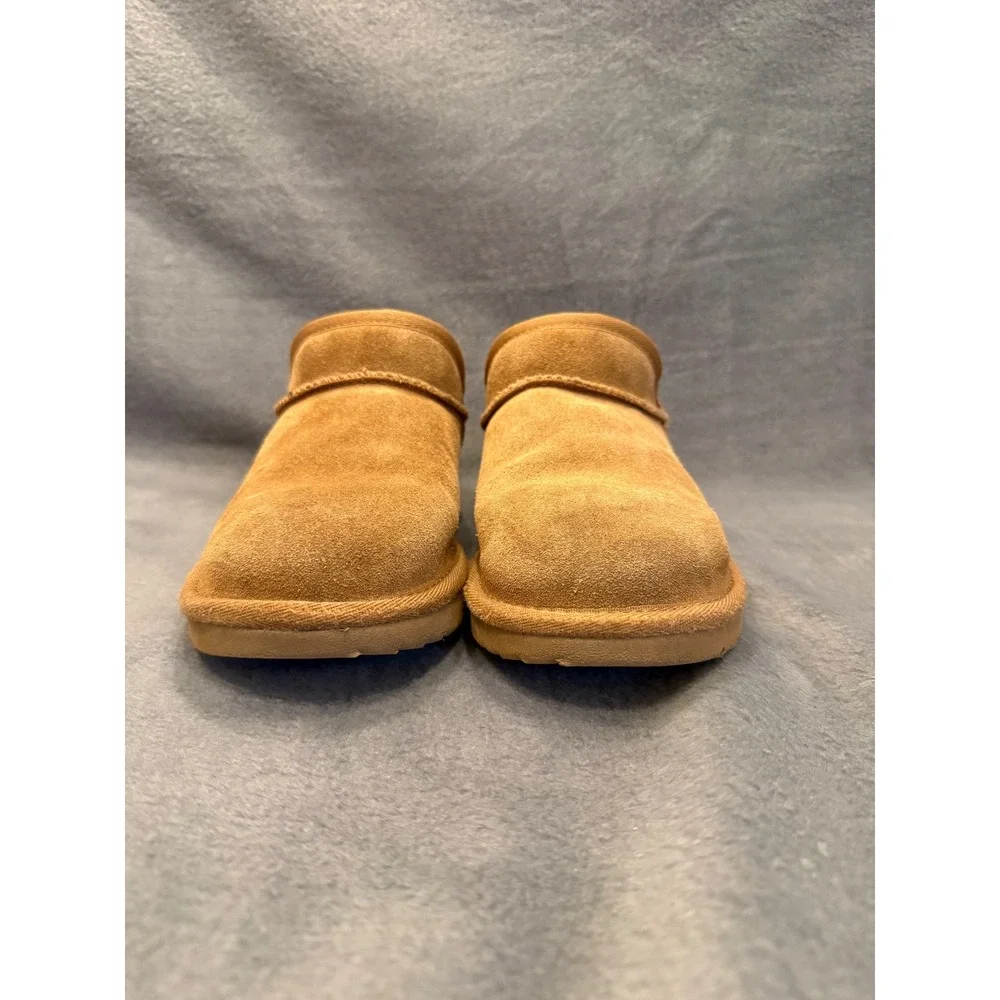 UGG Kids Classic Slipper Chestnut Suede Sheepskin Lining Slip On Shoes size 4